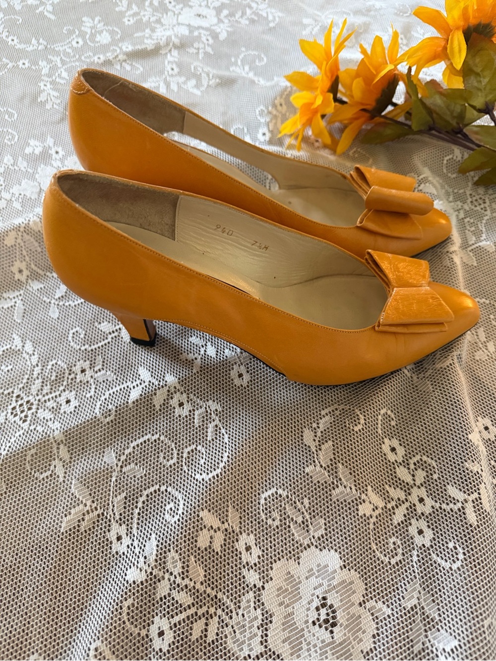 Evan Picone Mustard Bow Kitten Heels